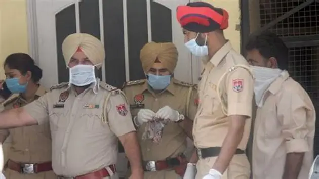 Delhi के रोहिणी में कुख्यात गैंग के साथ तीव्र पुलिस मुठभेड़